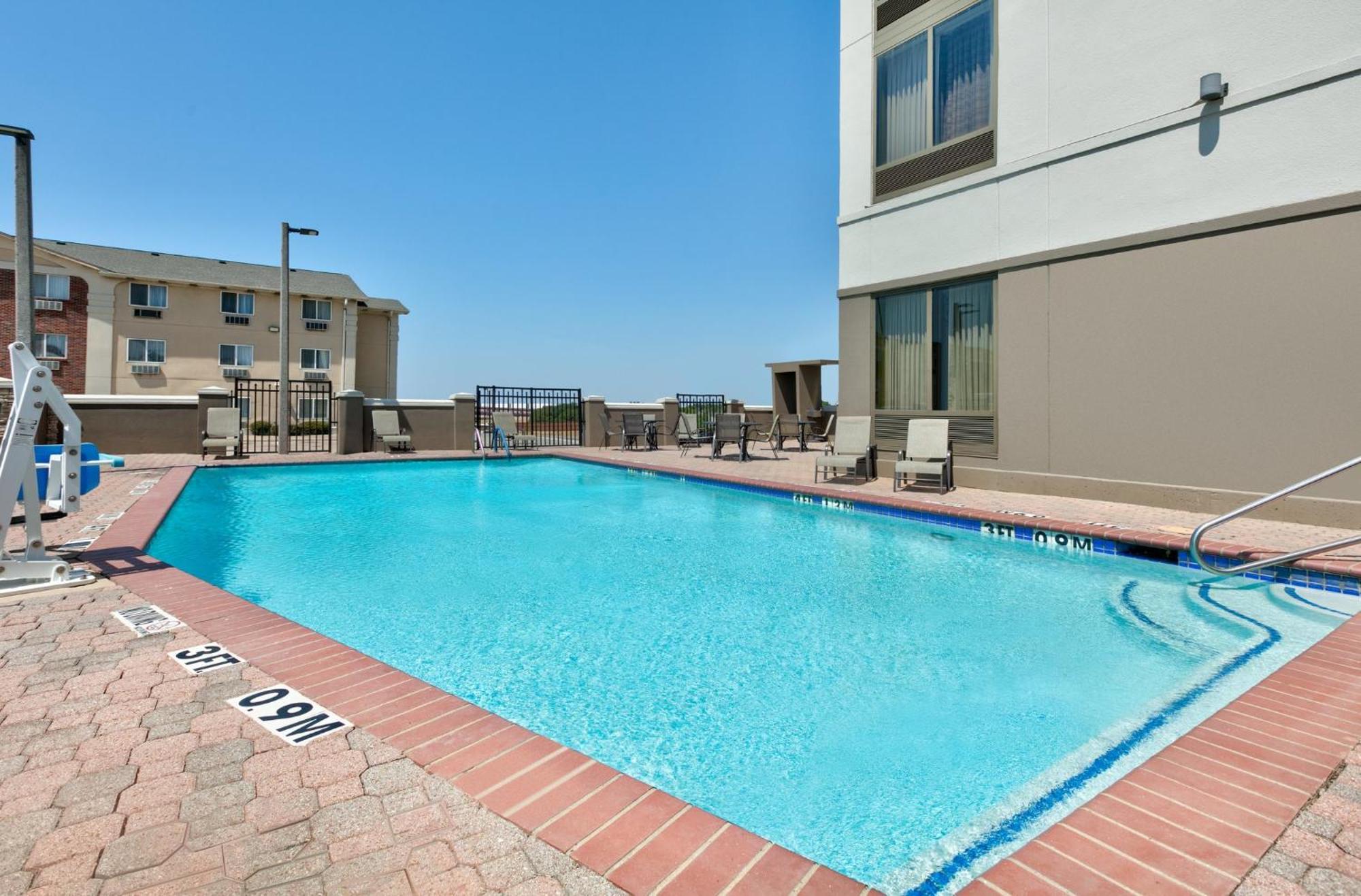 Holiday Inn Express Hotel & Suites Dallas Fort Worth Airport South By Ihg Irving Exterior photo