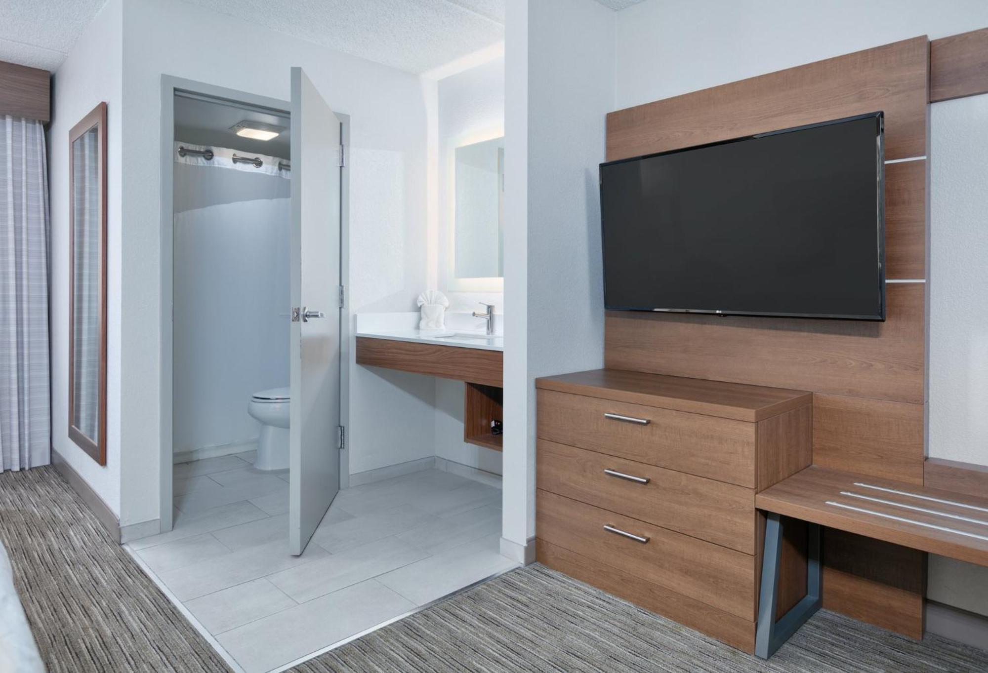 Holiday Inn Express Hotel & Suites Dallas Fort Worth Airport South By Ihg Irving Exterior photo